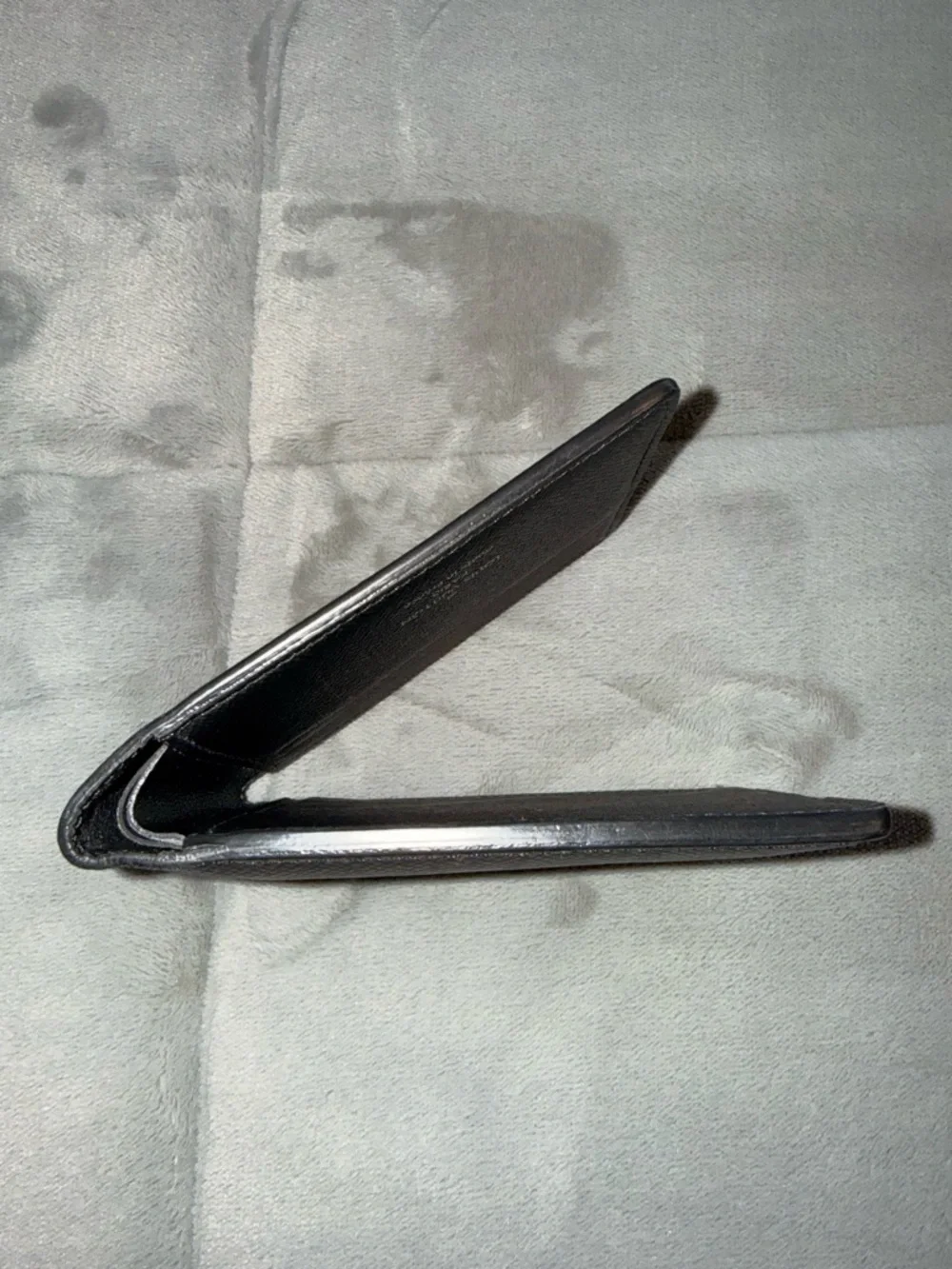 Louis Vuitton Taiga Leather Bifold Wallet – Black – Made in France - Picture 6 of 8